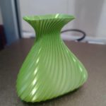 Moderne vaas met verticale vorm