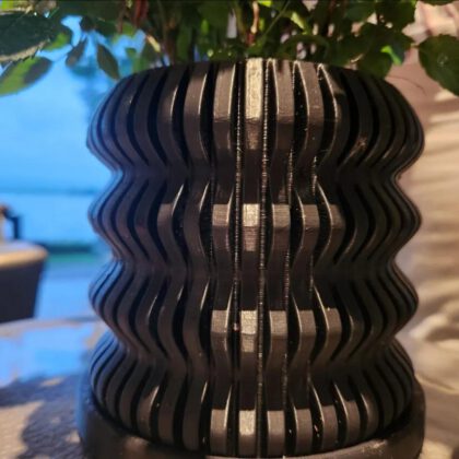 Wavey Pot w/ Plant Plate