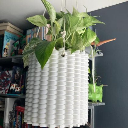 Geometric hanging planter