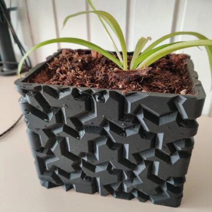 Rectangular einstein tile planter with drainage holes
