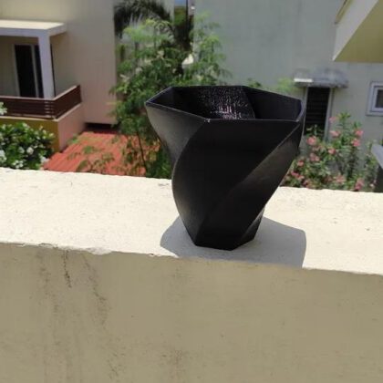 Hex vase(twisted hexagonal pot for plants)