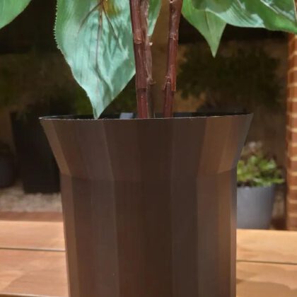 Basic flared plant pot