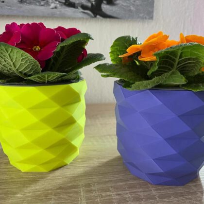 flower pot/ planter in low poly pineapple style