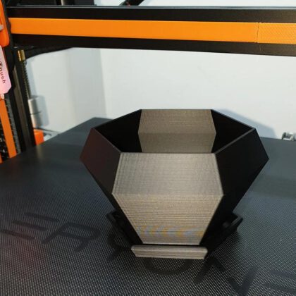 SMALL DIAMOND PLANTER + DRIP TRAY