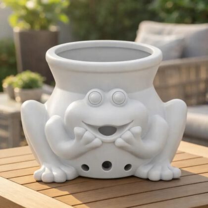 Happy little frog planter