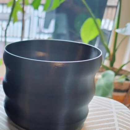 Wavy plant pot (vasemode and non-vasemode versions)